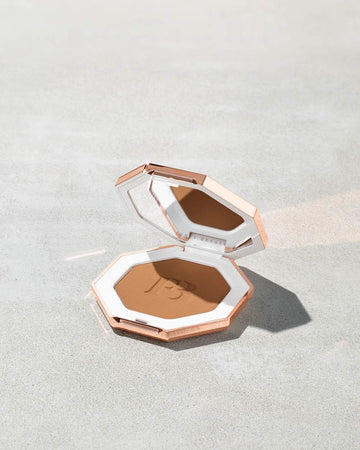 Fenty Beauty by Rihanna Sun Stalk'r Instant Warmth Bronzer SHADE BAJAN GAYAL